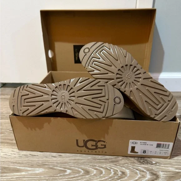 NWT & Box UGG Tan Winter Boots with Sheepskin Lining - Picture 2 of 10